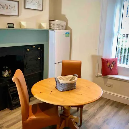 The Mirehouse - Georgian Rural Retreat بيت للعطل *