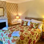 The Mirehouse - Georgian Rural Retreat